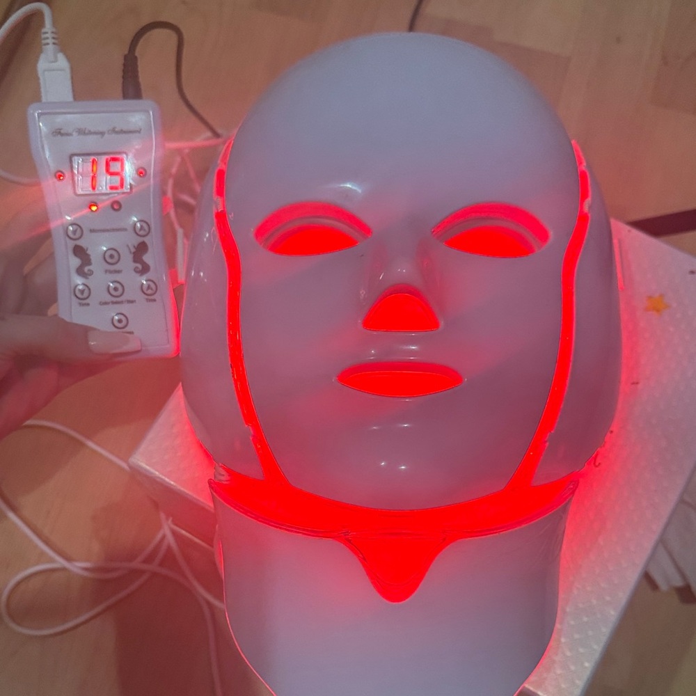 LED Light Therapy Mask with Remote